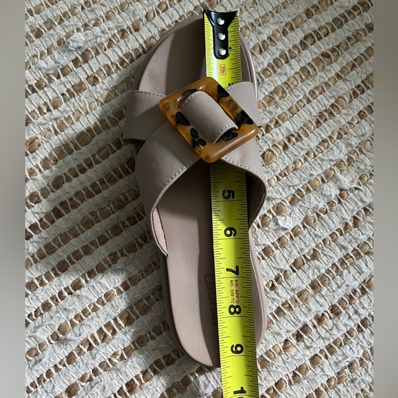 OluKai La‘i Slide Sandals Beige Women’s Size 6 - Picture 4 of 4